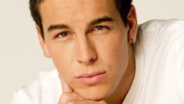Yakışıklı İspanyol oyuncu Mario Casas