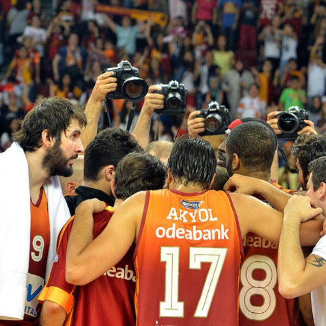 Aslan'a ceza yolda