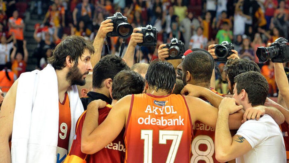 Aslan'a ceza yolda