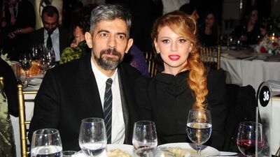 Okan'dan eşine büyük jest