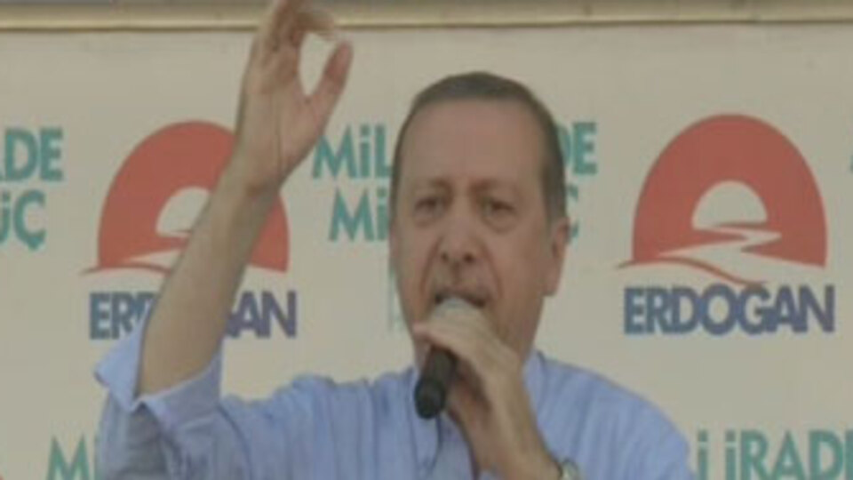 "Toplantımıza katılan sanatçılara linç kampanyası başlattılar"