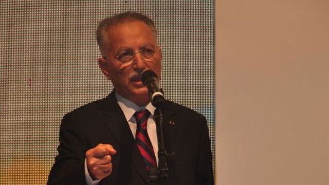 İhsanoğlu: Üç tane tabip var bir tane seçeceksiniz