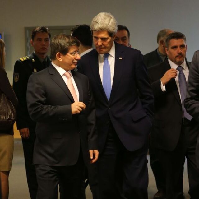 Dışişleri Bakanı Davutoğlu, ABD'li mevkidaşı Kerry ile görüştü