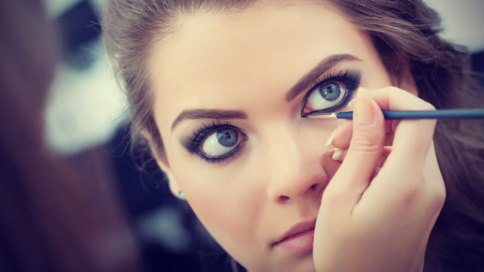 Makyaj malzemelerine dikkat!