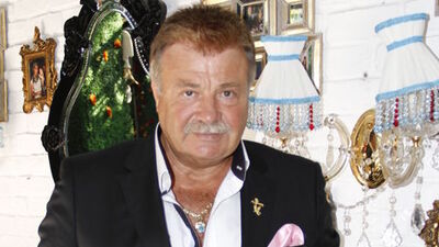 Bonzaiye karşı Nuri Alço