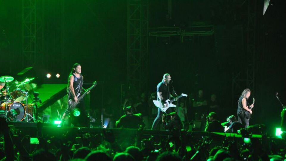 Ekmek arası Metallıca