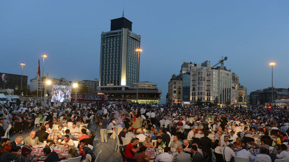 Halkın yüzde kaçı oruç tutuyor?