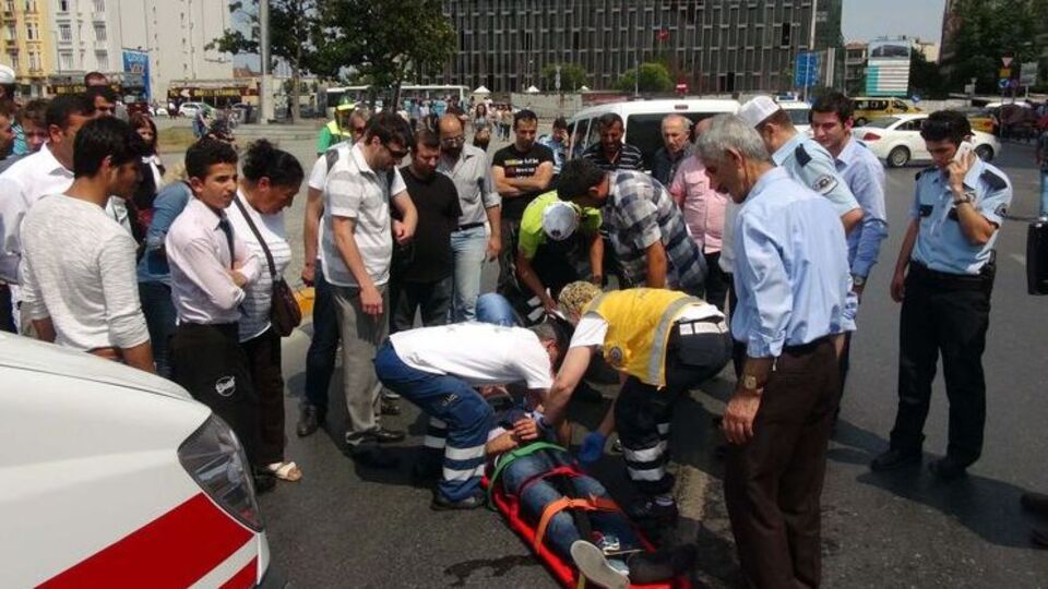 Taksim Meydanı'nda akılalmaz kaza