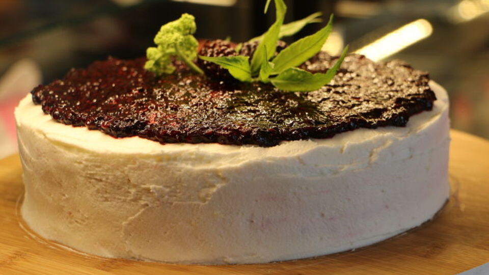 İzmir'in 76 yıllık markası Özsüt satılıyor