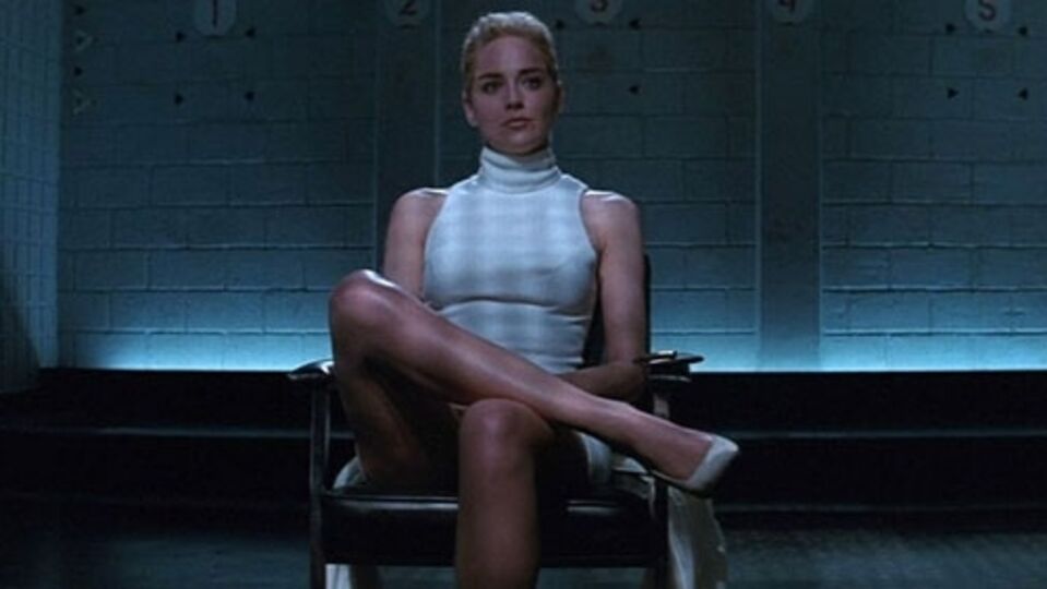 Sharon Stone: Yönetmen beni kandırdı!