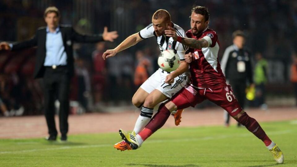 Akhisar'da ilk imzalar