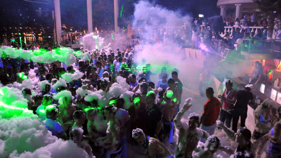 Eğlence sektöründe hayat durdu mu?