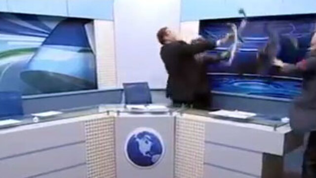 Canlı yayında tekme tokat 'Suriye kavgası'