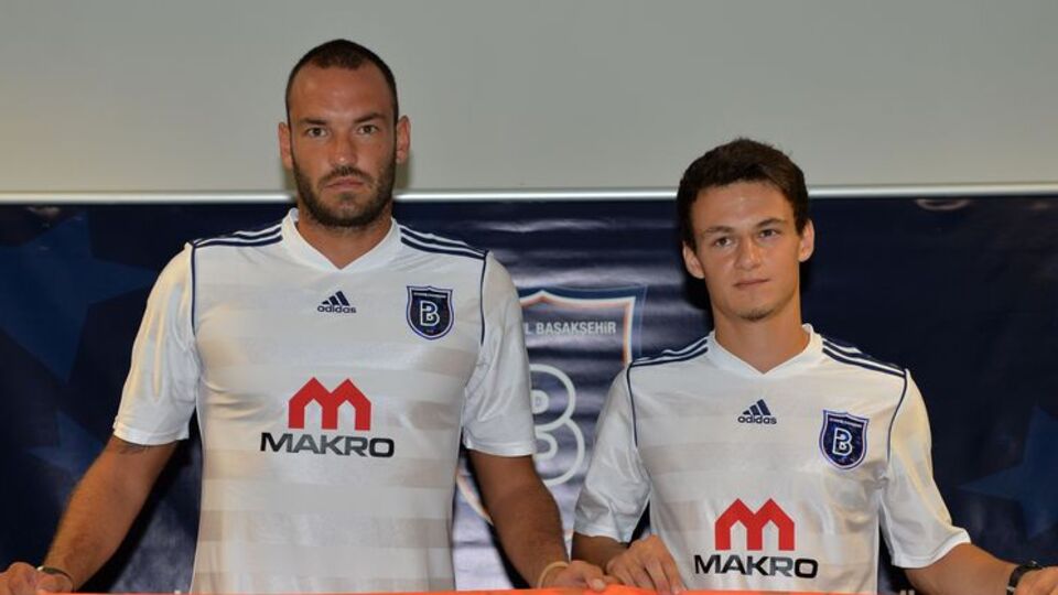Başakşehir'de 2 imza!