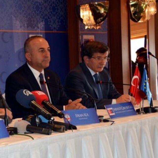 Davutoğlu: Gazze'den alarm haberleri geliyor
