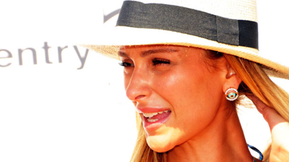 Kendi markasını tanıttı