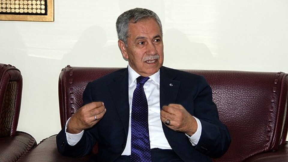 Arınç: "Türkiye'ye yeni bir anayasa lazım"