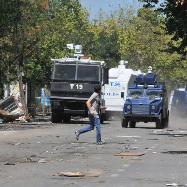 İstanbul sokakları karıştı!