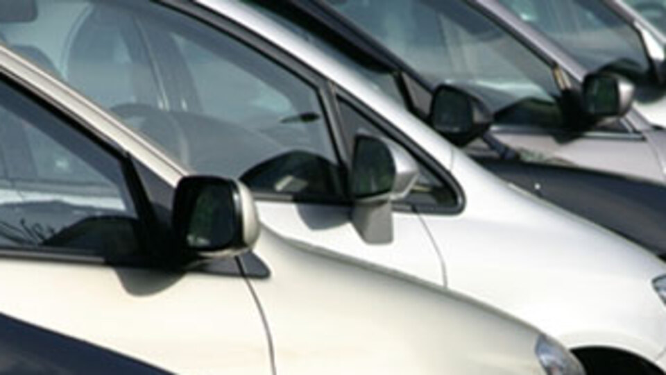 Dolu otomobil markalarını vurdu!