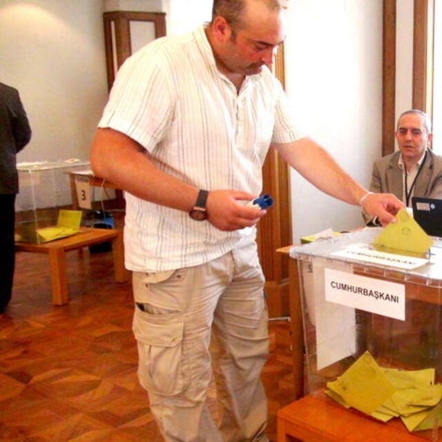 Gurbetçiler oy verme işlemine ilgisiz kaldı