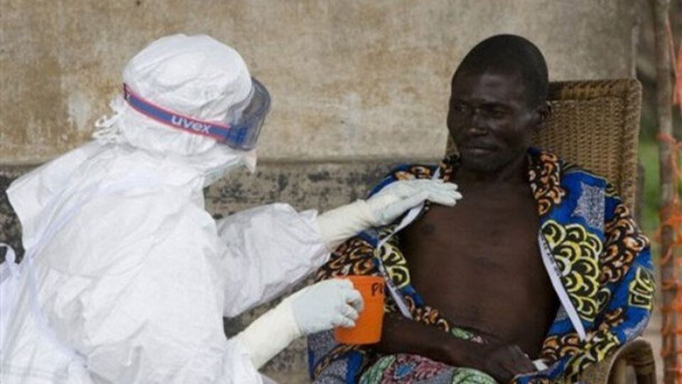 Almanya'dan Ebola uyarısı