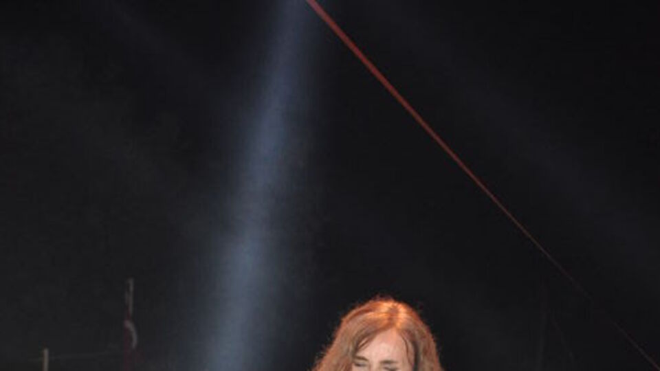 Gülşen sırılsıklam etti!