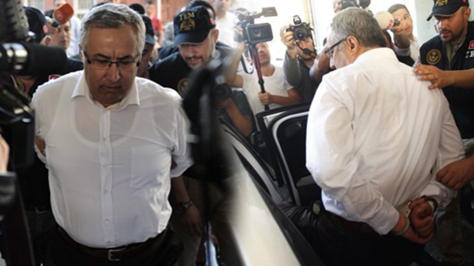 Yurt Atayün'ün arkadan kelepçelenmesiyle ilgili tutanağa HABERTÜRK ulaştı!