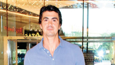 Çocuklarına hediye aldı