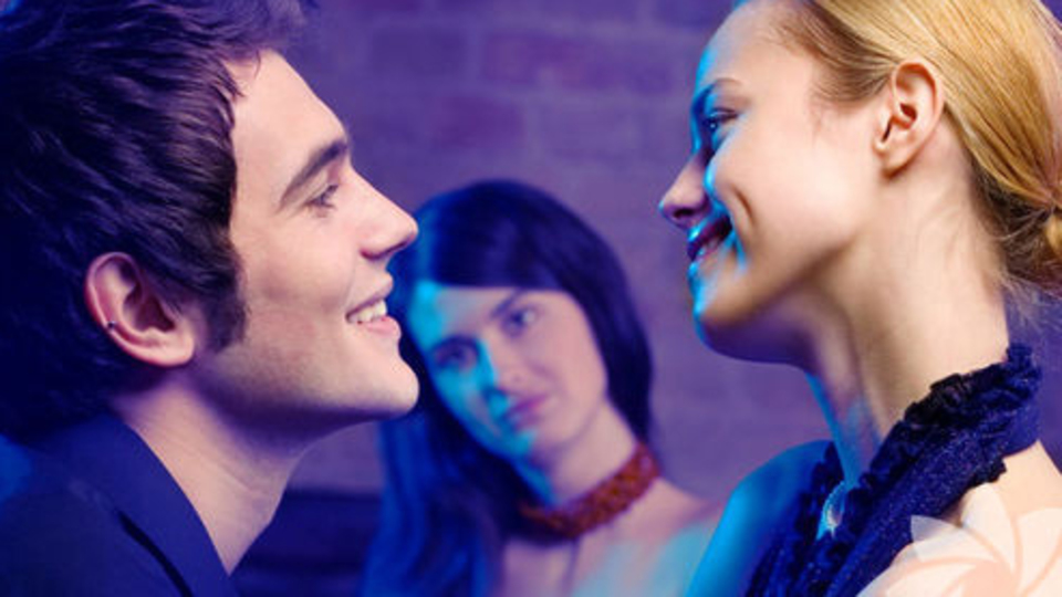 Sevdiğim çocuk en yakın arkadaşımla birlikte