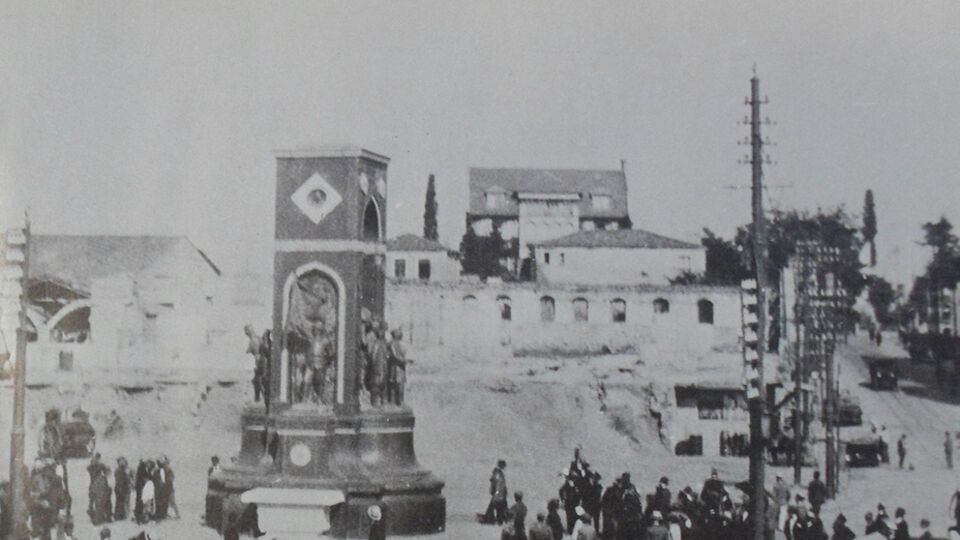 Taksim Cumhuriyet Anıtı