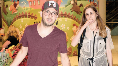 Sevgililer alışverişte