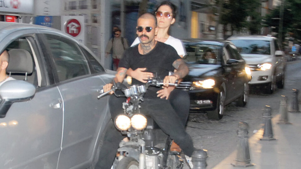 Kuralsız Sedat gaza bastı