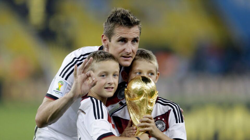 Klose veda etti!