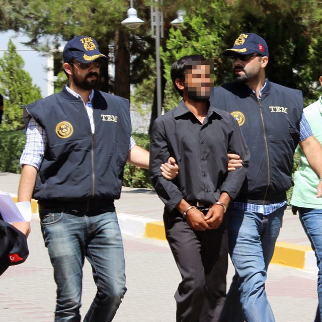 Türk bayrağını indiren zanlı konuştu!