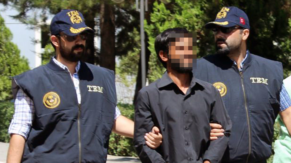 Türk bayrağını indiren zanlı konuştu!