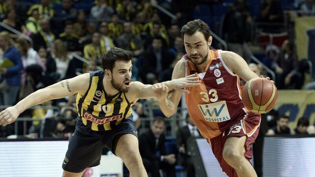 Ender Arslan, G.Saray'da kaldı