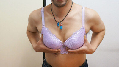 Erkeklere özel sutyen!