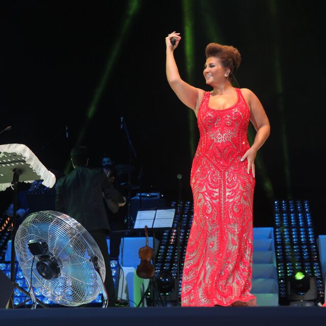 Sibel Can'dan müthiş şov