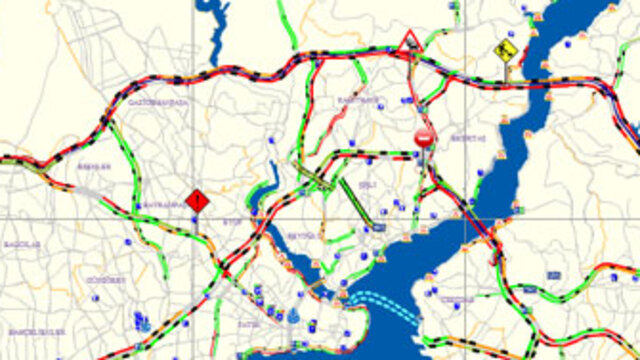 İstanbul trafiği kilitlendi