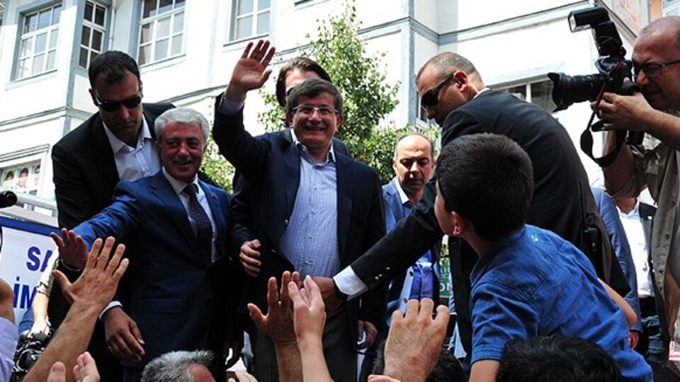 Davutoğlu: "Tatmin edici izahat bir bekliyoruz"