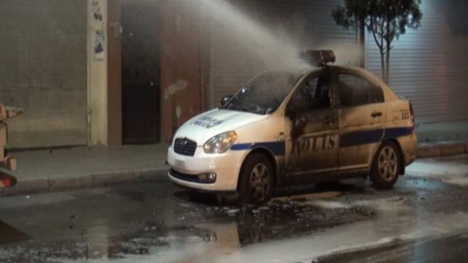 Adana'da polis aracına molotoflu saldırı