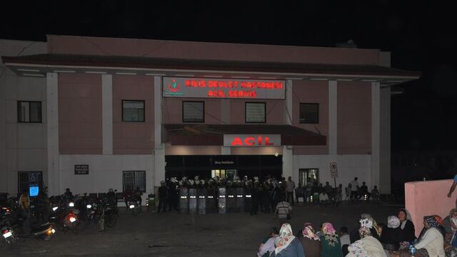 Suriye sınırında "dur" ihtarına uymayan gruba ateş açıldı
