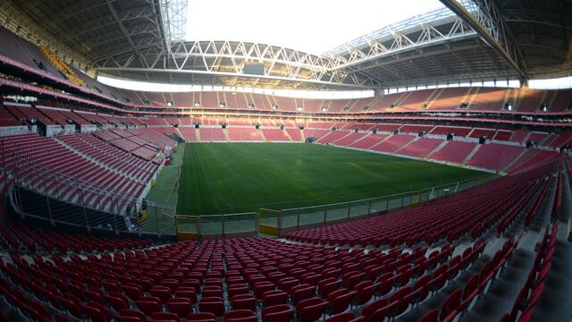 TT Arena'yı kediler bastı