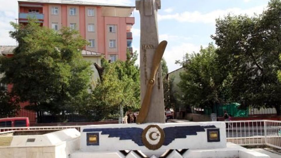 Ağrı Valisi'nden Sırrı Sakık'a yanıt