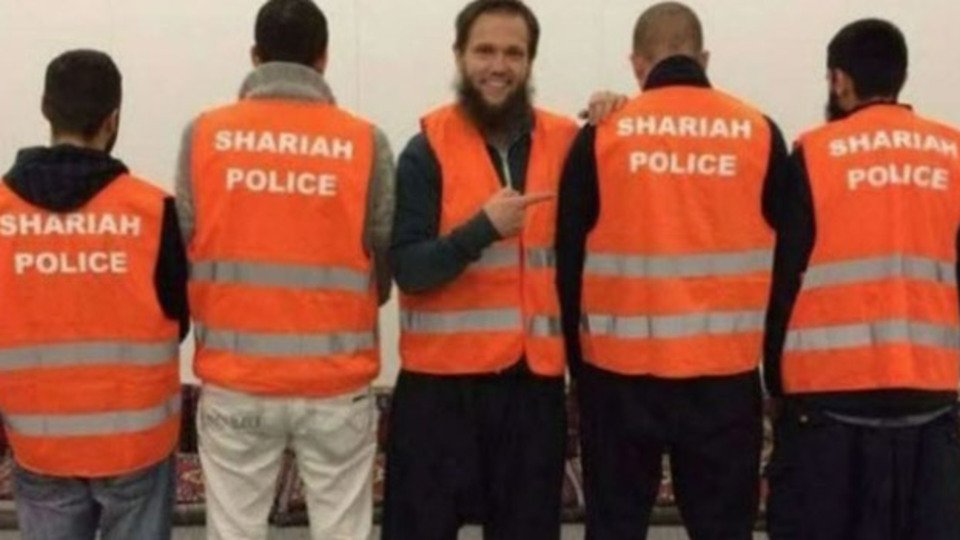 Almanya'da "Şeriat polisi" tedirginliği