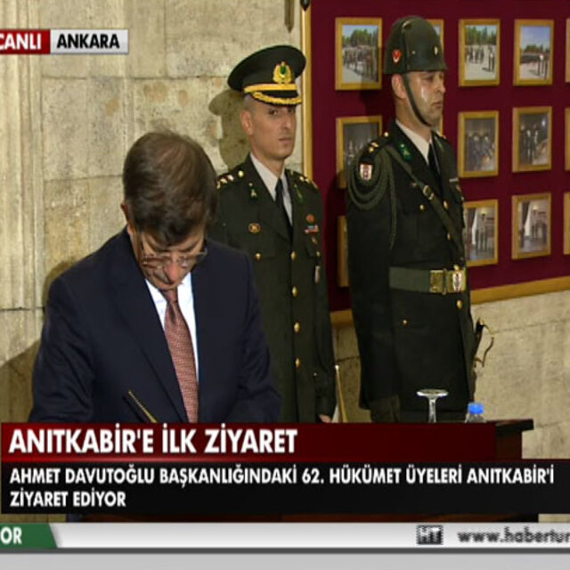 Başbakan sıfatıyla ilk kez Anıtkabir'de