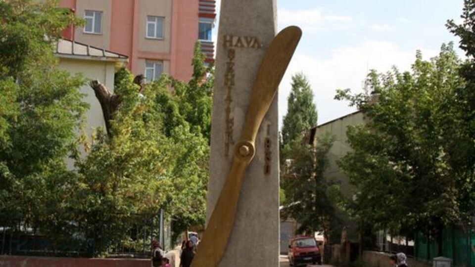 Eskişehirli tarihçiden Sırrı Sakık'a yanıt!