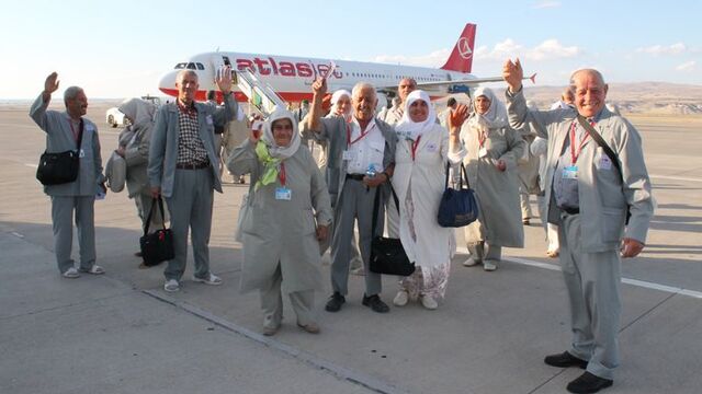 İlk hac kafilesi uğurlandı