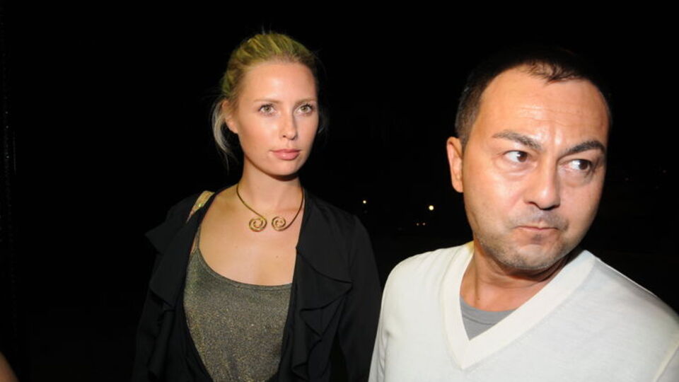 Serdar Ortaç peşlerini bırakmıyor