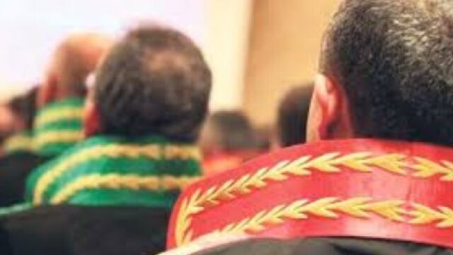 Hakim ve savcıların cübbeleri değişiyor